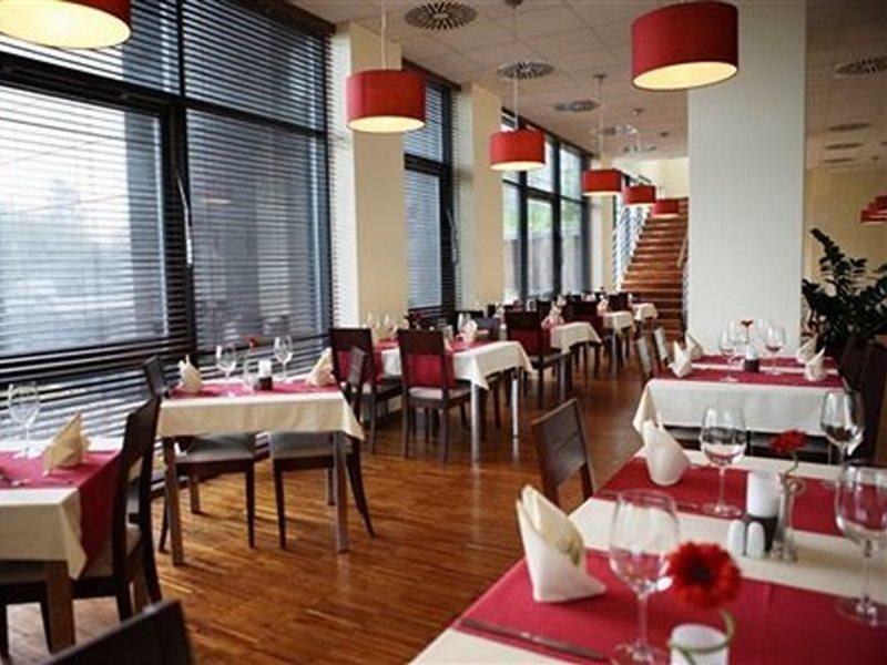 Hotel Lechicka Poznan Bagian luar foto
